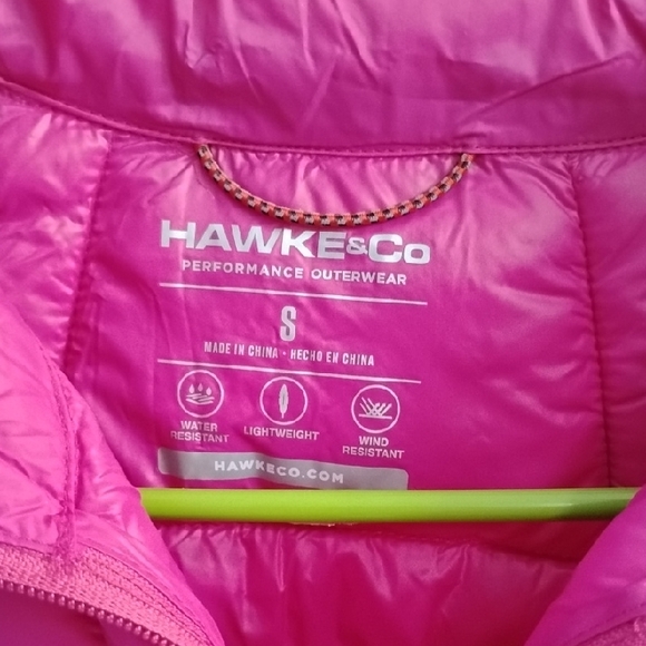 NWT ✨ Hawke & Co ✨ Gorgeous Women's Fuchsia Quilted Vest Size Small - Picture 2 of 6